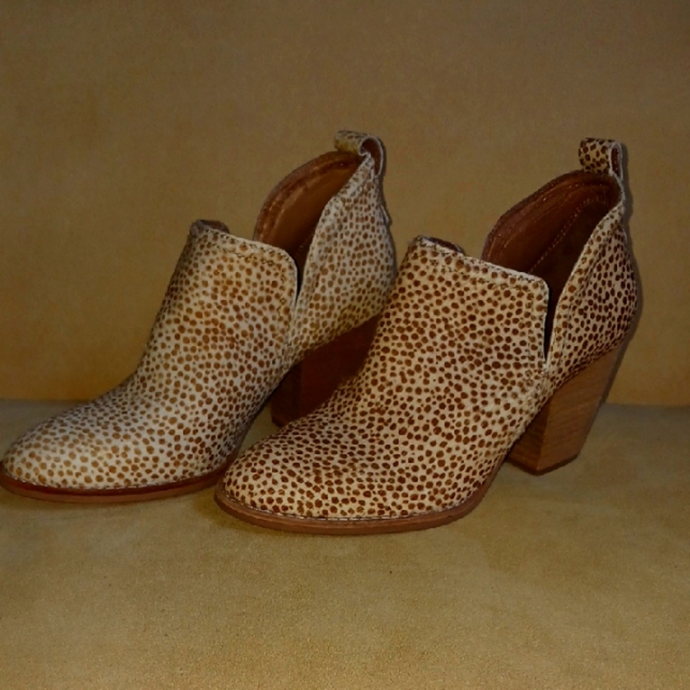 Jeffrey Campbell Calf Hair Leopard Print Ankle Boots. 6.5